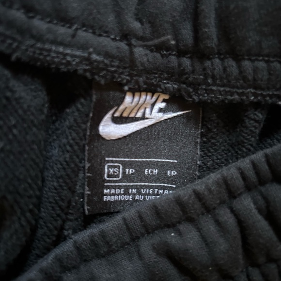 barley worn - Picture 2 of 2